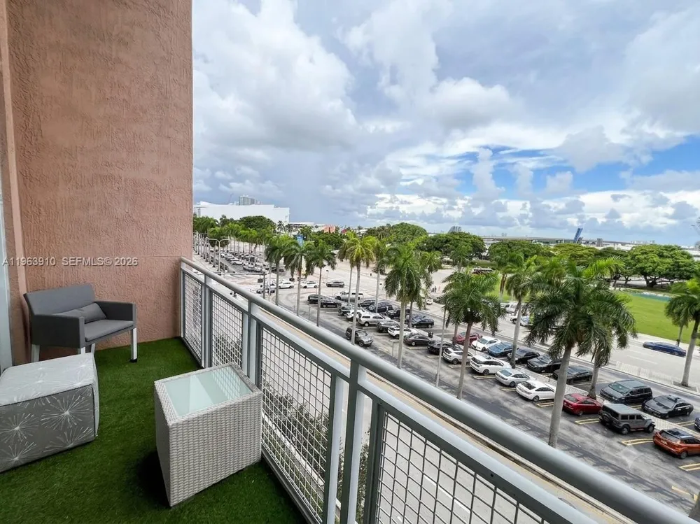 253 NE 2nd St #433 Miami, FL 33132