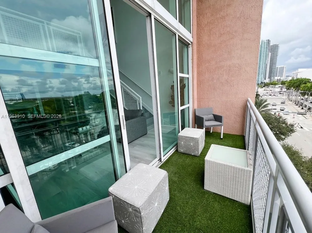 253 NE 2nd St #433 Miami, FL 33132