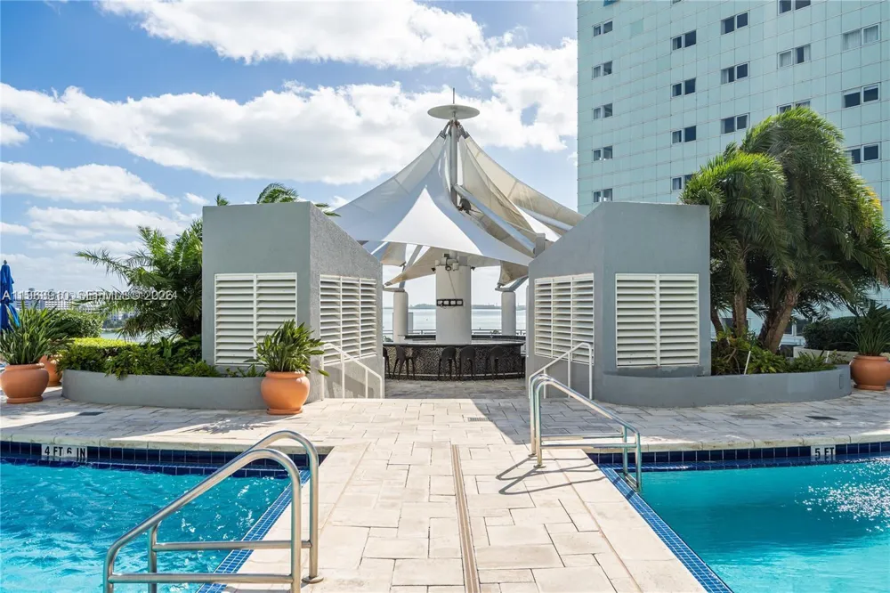 253 NE 2nd St #433 Miami, FL 33132