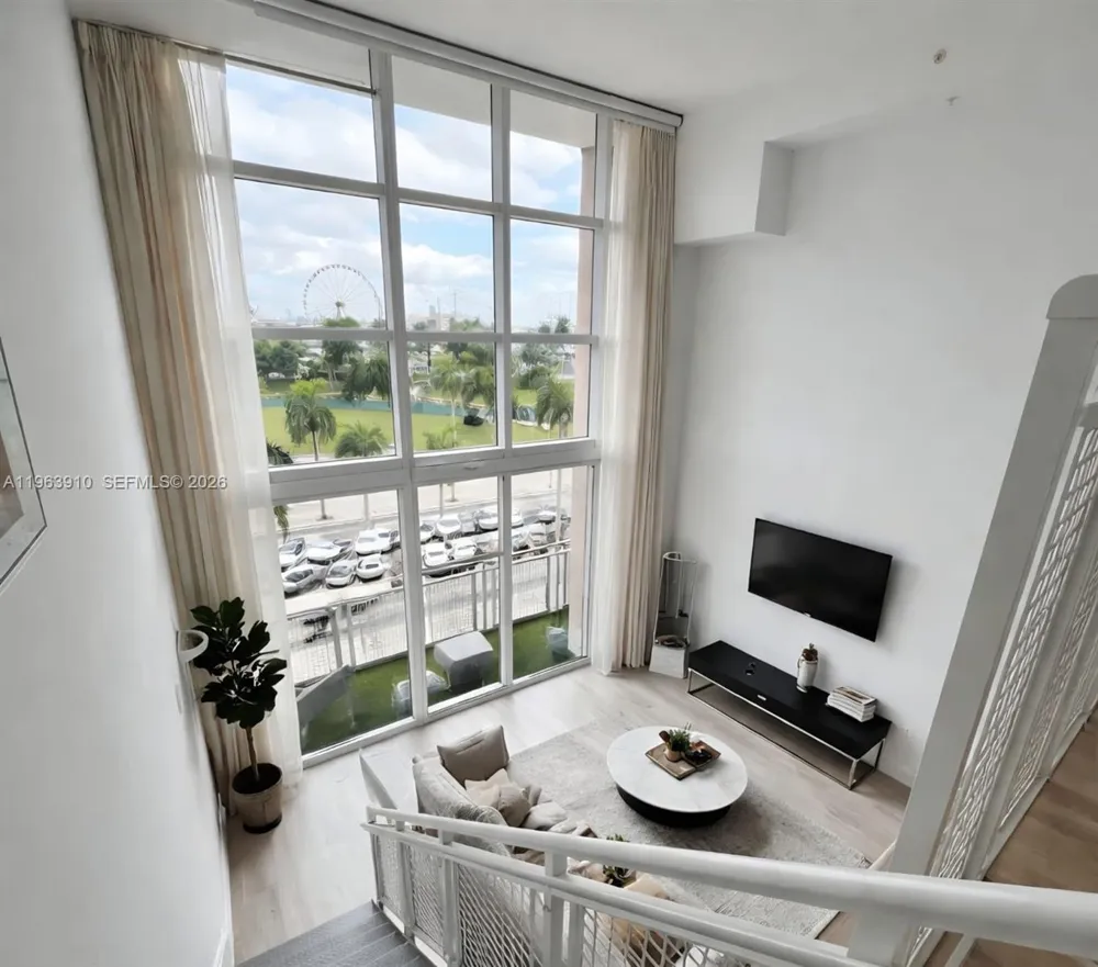 253 NE 2nd St #433 Miami, FL 33132