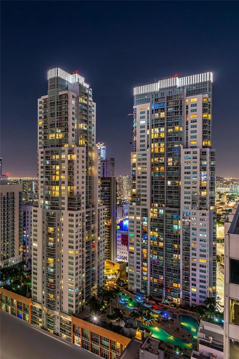 253 NE 2nd St #433 Miami, FL 33132
