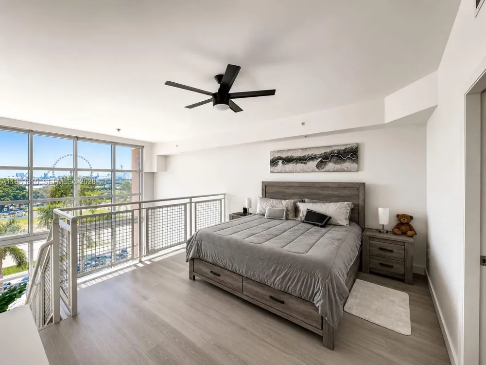 253 NE 2nd St #433 Miami, FL 33132