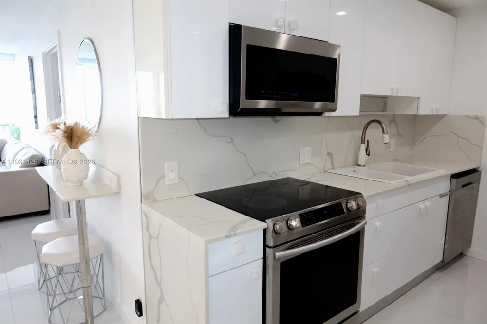 20301 W Country Club Dr #1422 Aventura, FL 33180