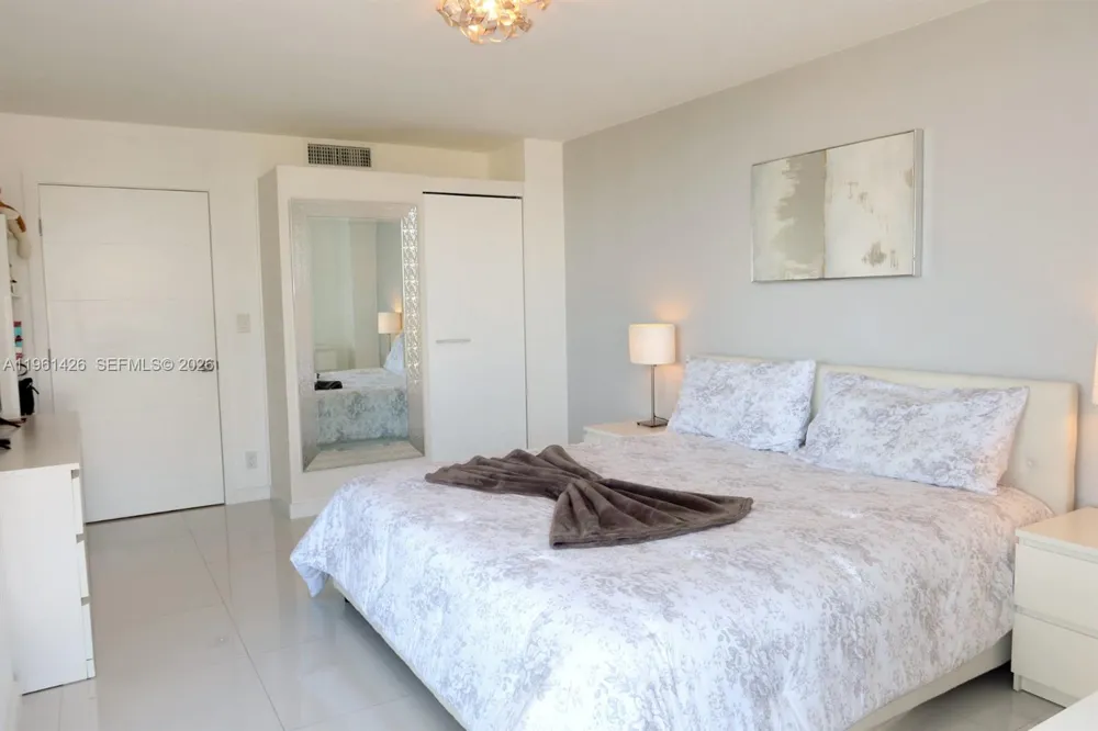 20301 W Country Club Dr #1422 Aventura, FL 33180