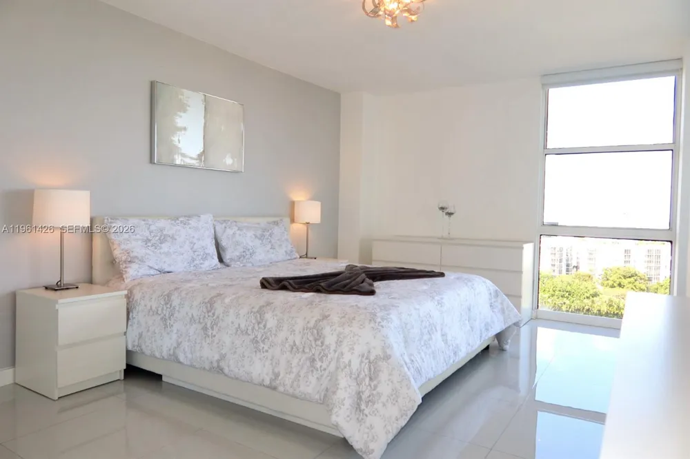 20301 W Country Club Dr #1422 Aventura, FL 33180