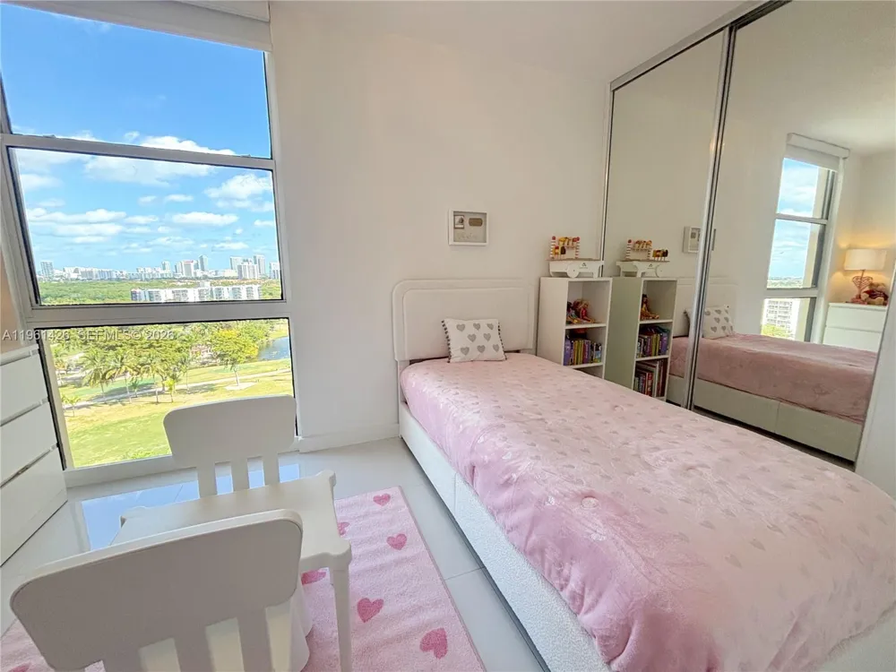 20301 W Country Club Dr #1422 Aventura, FL 33180