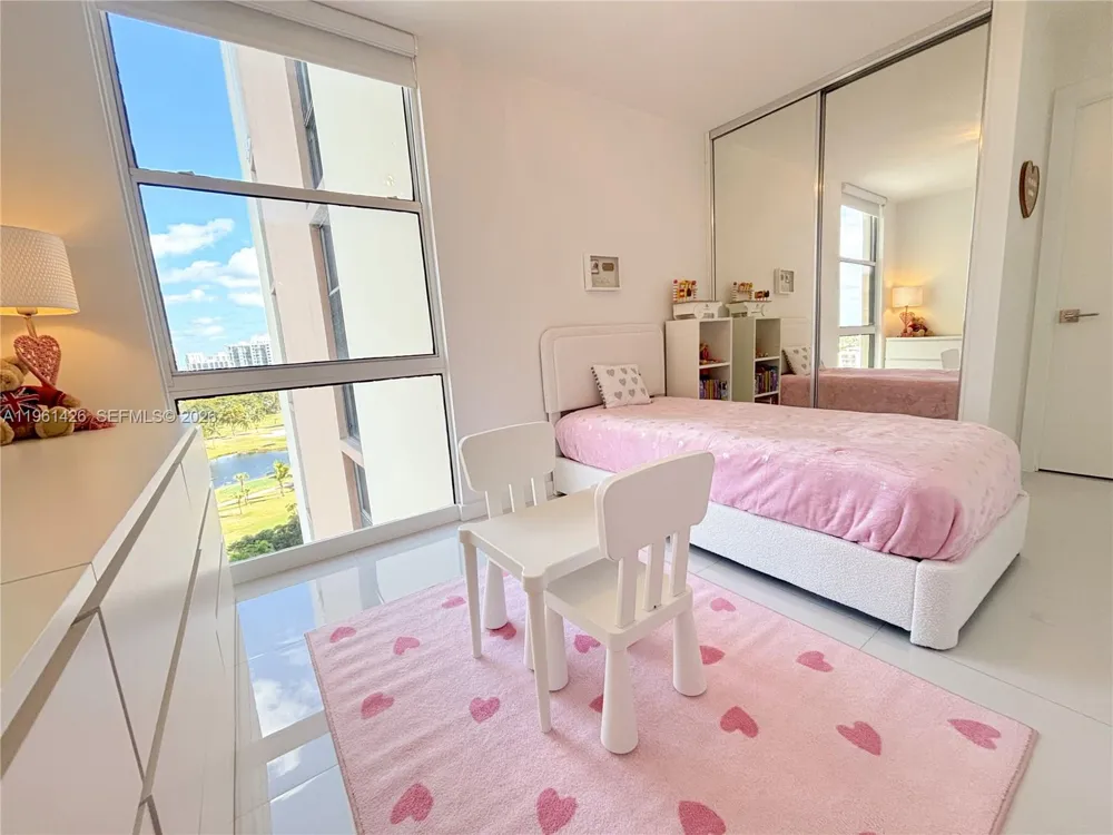 20301 W Country Club Dr #1422 Aventura, FL 33180