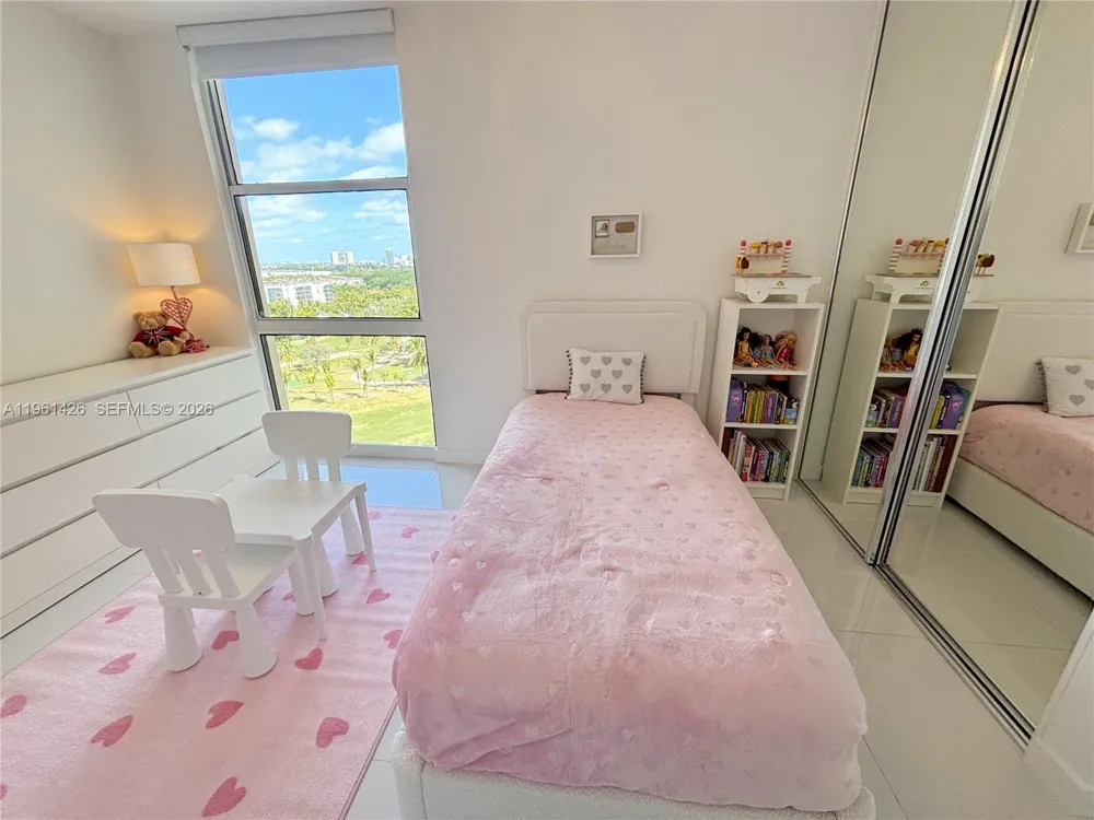 20301 W Country Club Dr #1422 Aventura, FL 33180