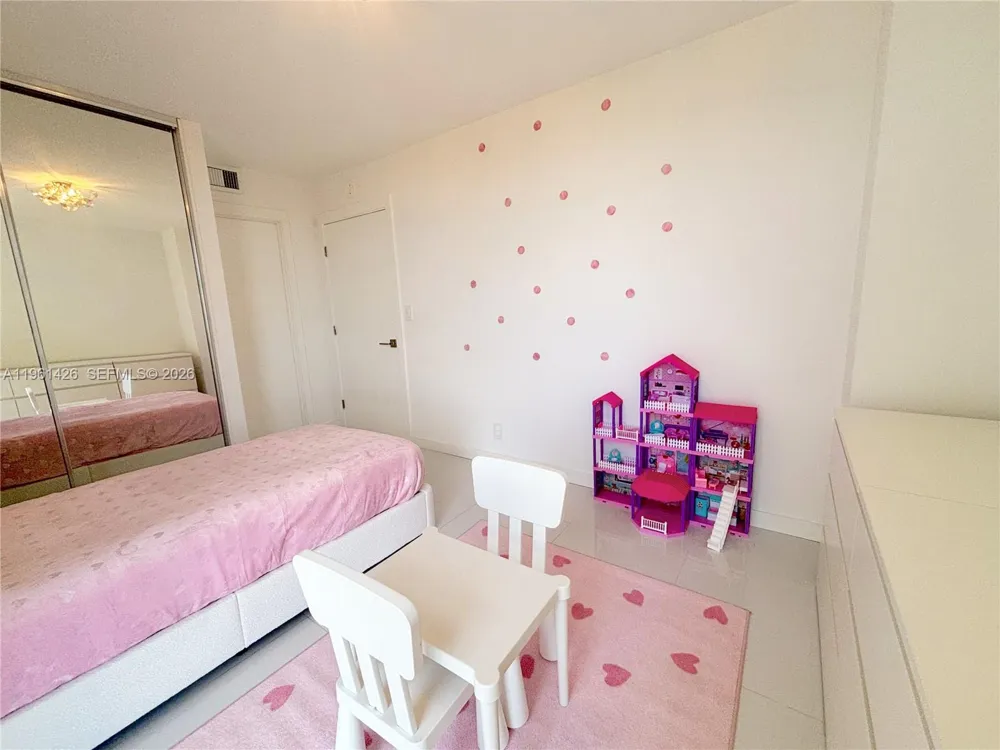 20301 W Country Club Dr #1422 Aventura, FL 33180
