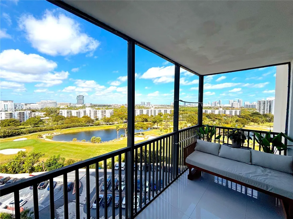 20301 W Country Club Dr #1422 Aventura, FL 33180