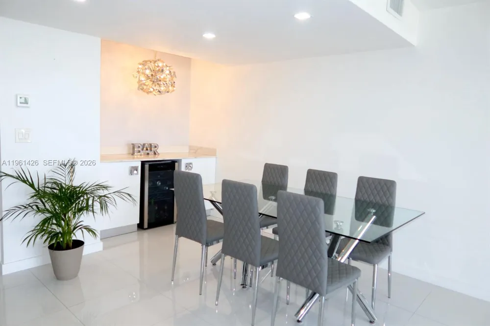20301 W Country Club Dr #1422 Aventura, FL 33180