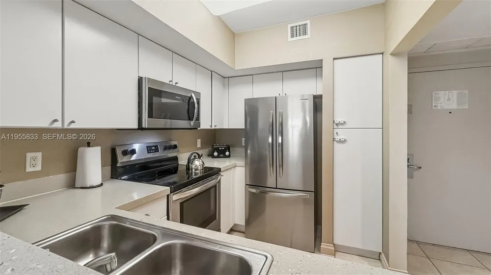 17375 Collins Ave #2401 Sunny Isles Beach, FL 33160
