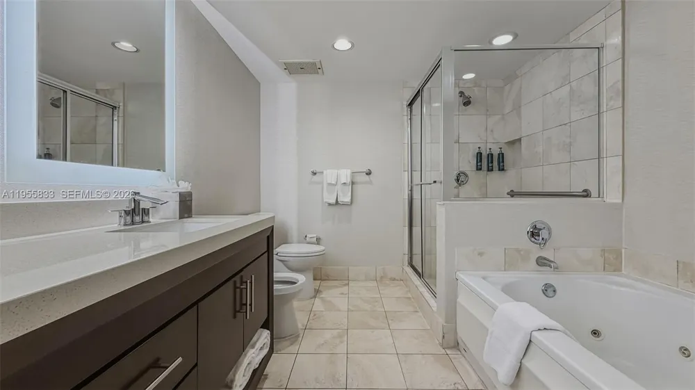 17375 Collins Ave #2401 Sunny Isles Beach, FL 33160