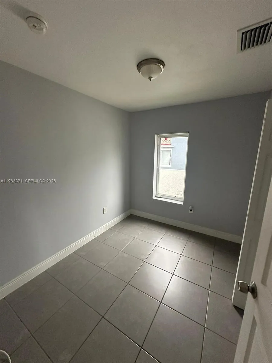1128 NW 101st St Miami, FL 33150