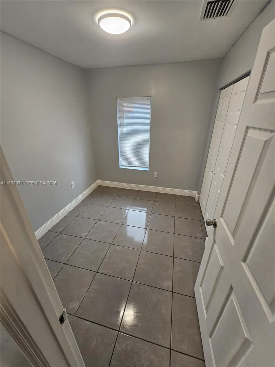 1128 NW 101st St Miami, FL 33150