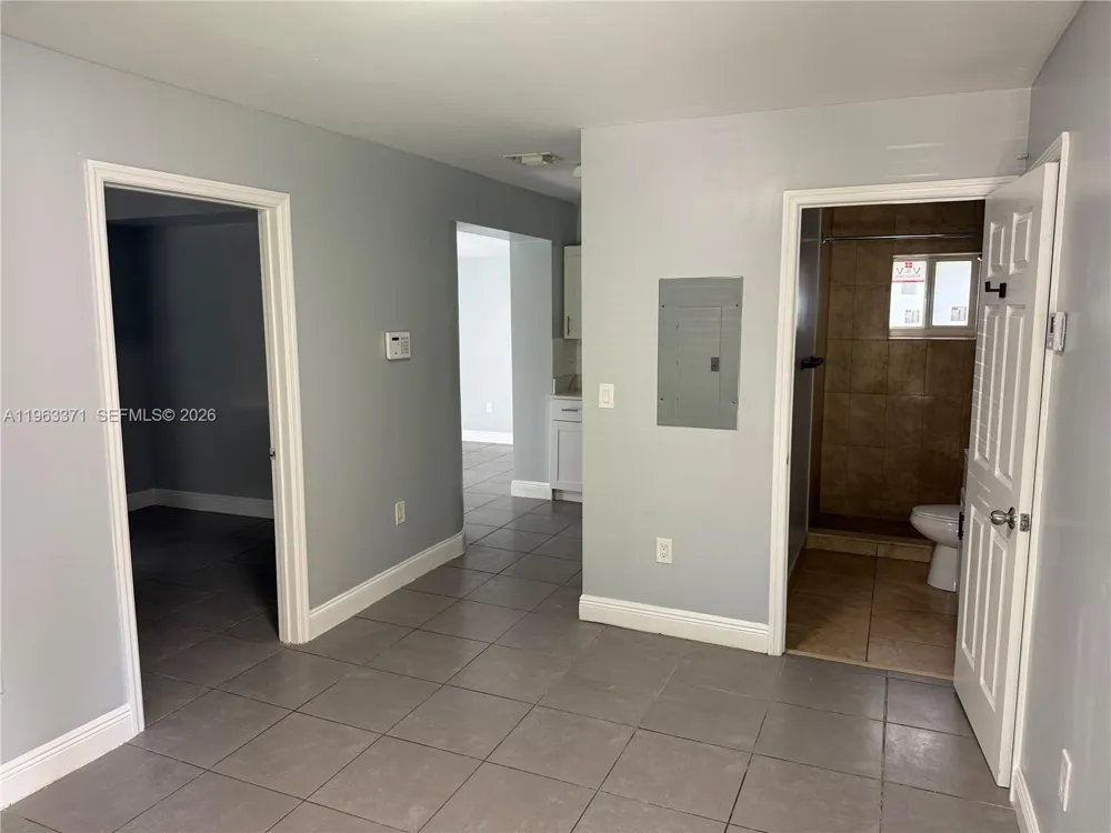 1128 NW 101st St Miami, FL 33150