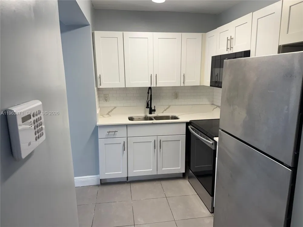 1128 NW 101st St Miami, FL 33150