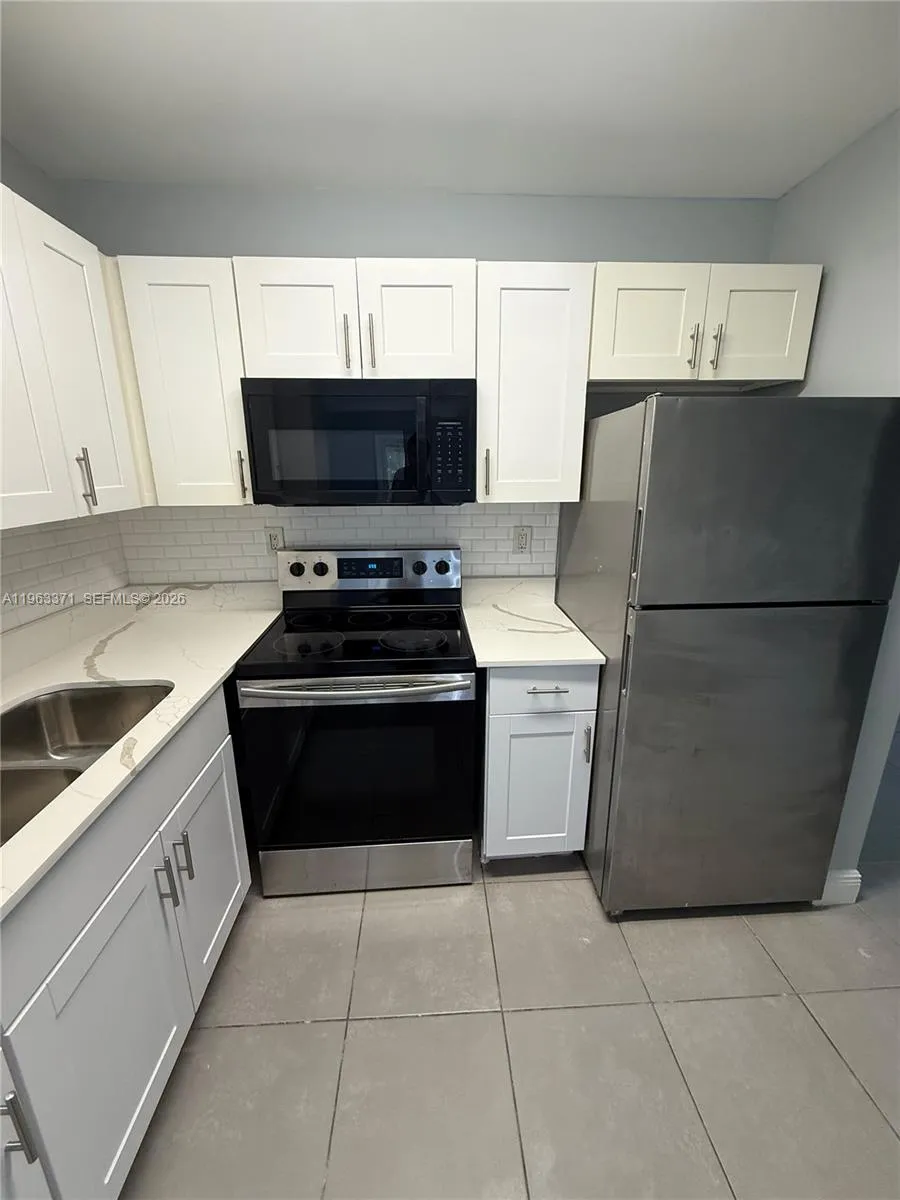 1128 NW 101st St Miami, FL 33150