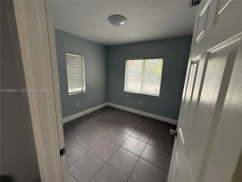 1128 NW 101st St Miami, FL 33150
