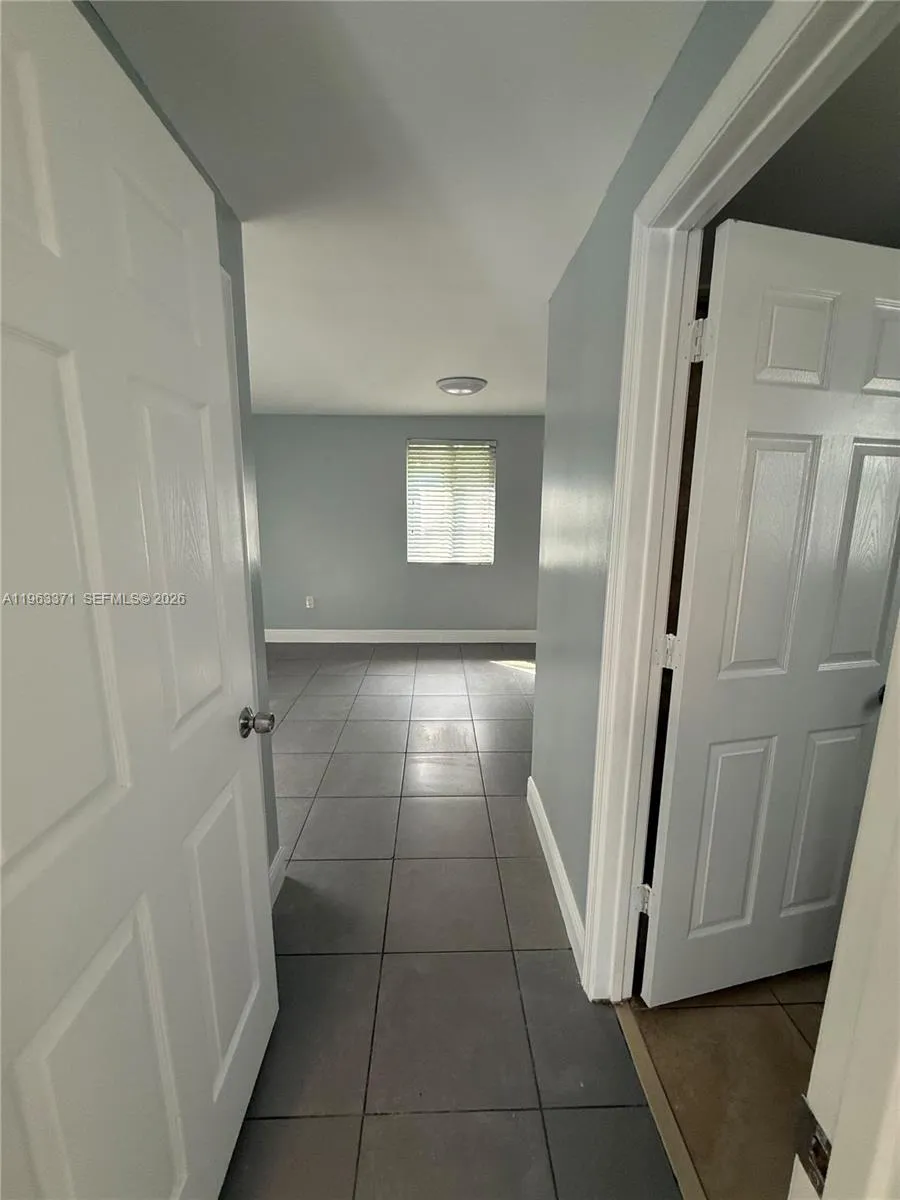 1128 NW 101st St Miami, FL 33150