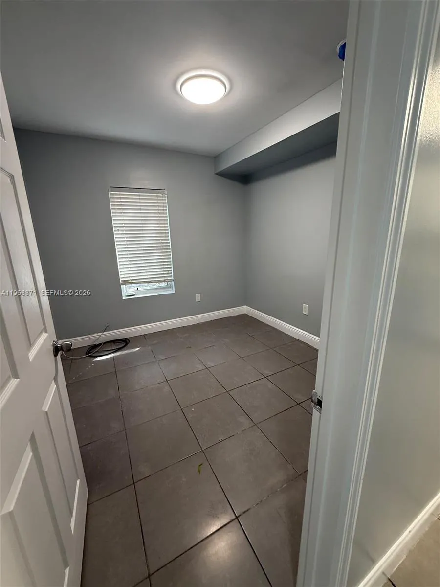 1128 NW 101st St Miami, FL 33150