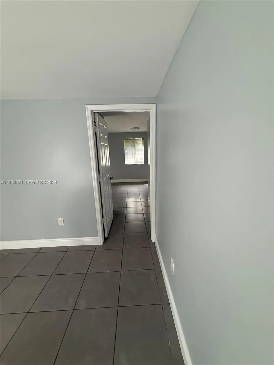 1128 NW 101st St Miami, FL 33150