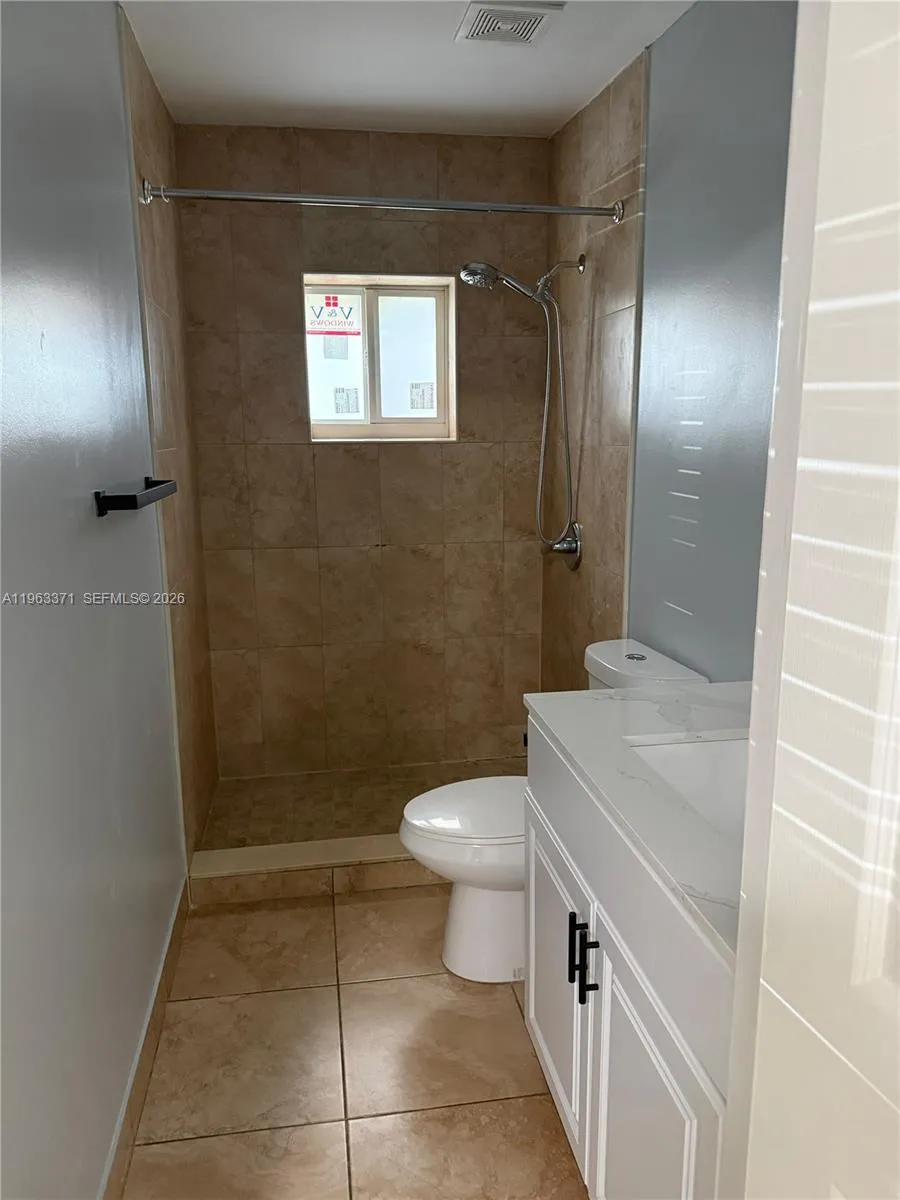1128 NW 101st St Miami, FL 33150