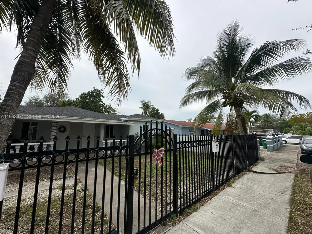 1128 NW 101st St Miami, FL 33150