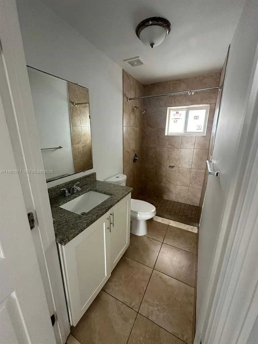 1128 NW 101st St Miami, FL 33150