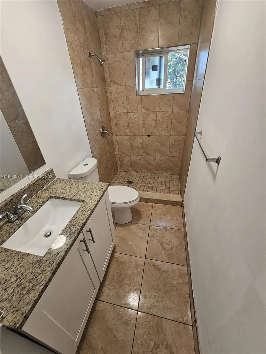 1128 NW 101st St Miami, FL 33150