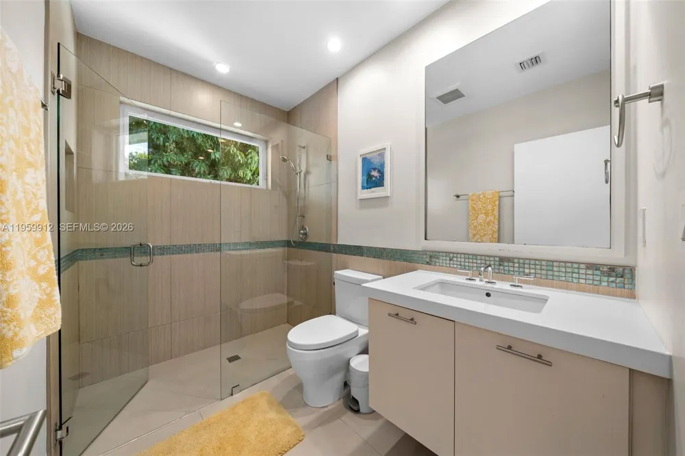 4595 Jefferson Ave Miami Beach, FL 33140