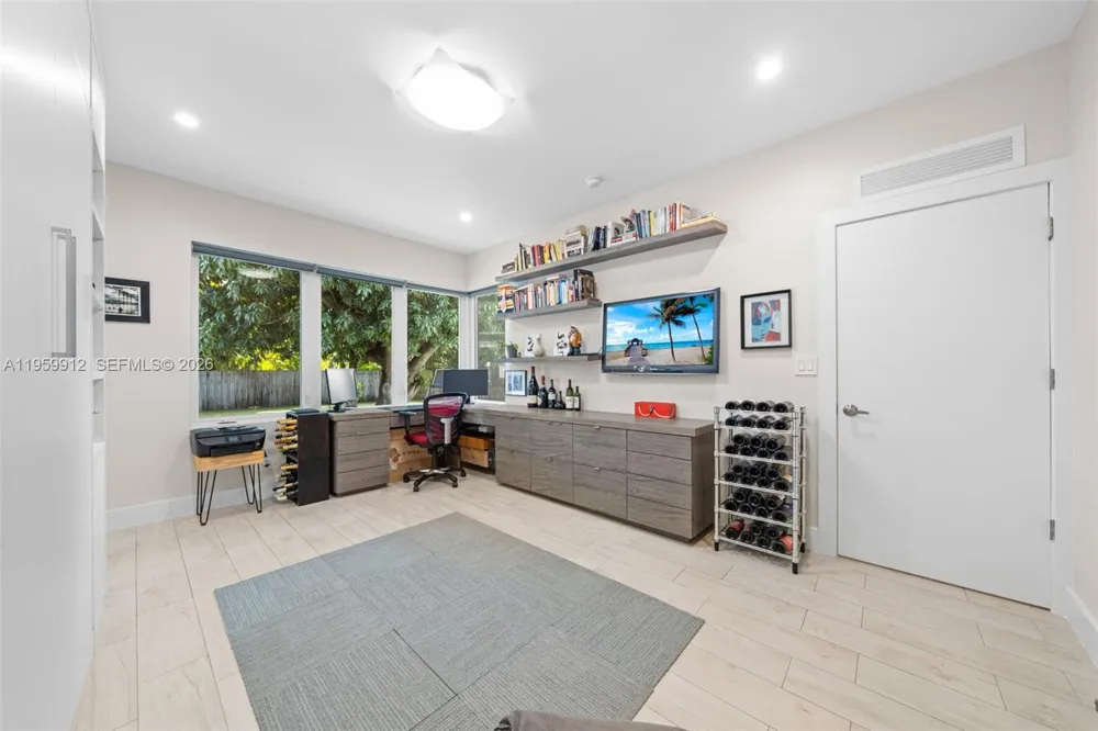 4595 Jefferson Ave Miami Beach, FL 33140