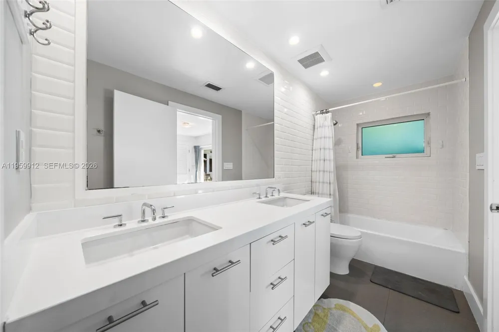 4595 Jefferson Ave Miami Beach, FL 33140