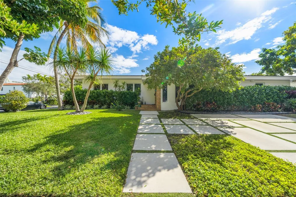 4595 Jefferson Ave Miami Beach, FL 33140