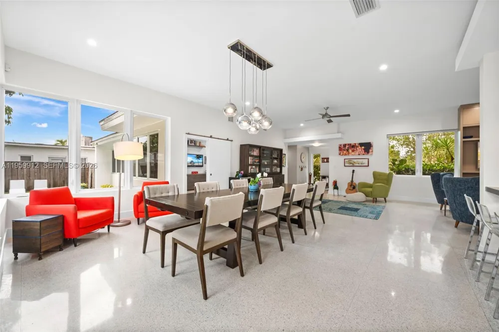 4595 Jefferson Ave Miami Beach, FL 33140