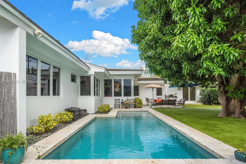 4595 Jefferson Ave Miami Beach, FL 33140