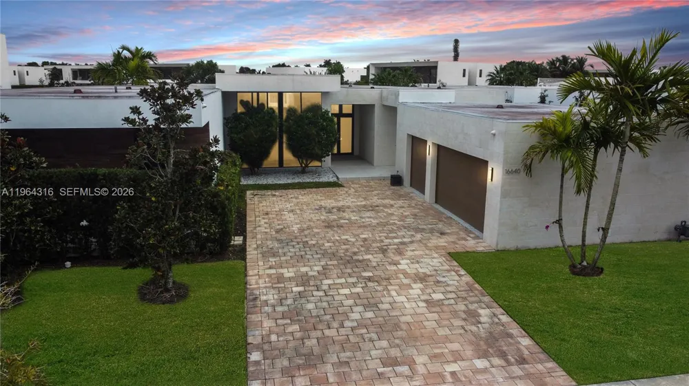 16640 Sunset Way Weston, FL 33326