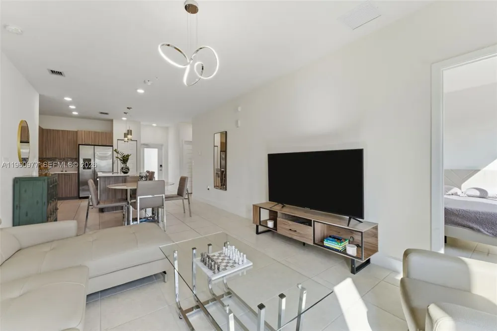 8301 NW 41st St #B-407 Doral, FL 33166