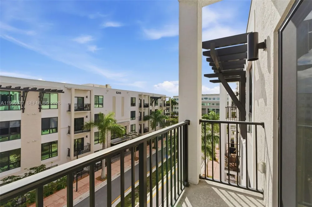 8301 NW 41st St #B-407 Doral, FL 33166