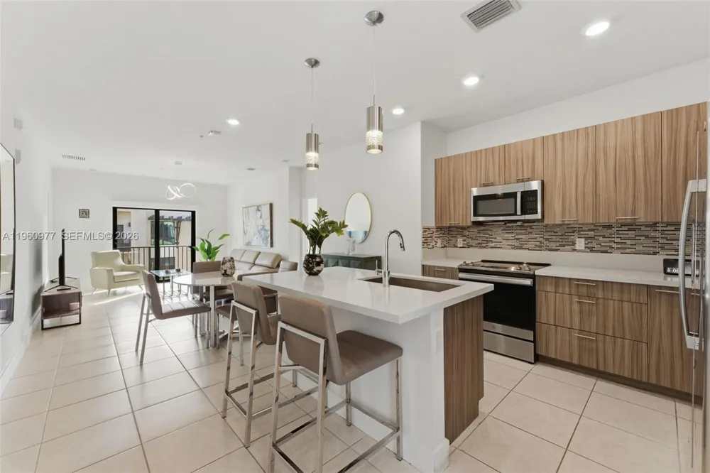 8301 NW 41st St #B-407 Doral, FL 33166