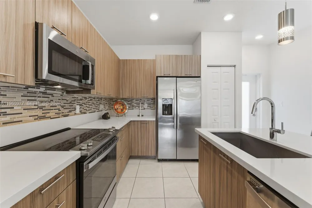 8301 NW 41st St #B-407 Doral, FL 33166