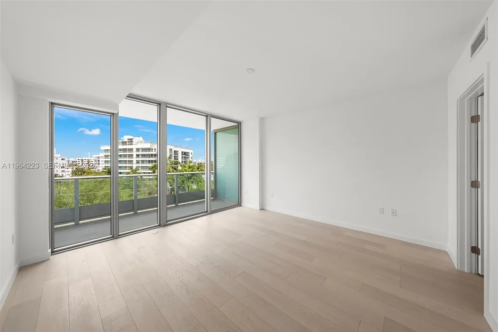 9201 E Bay Harbor Drive #502 Bay Harbor Islands, FL 33154