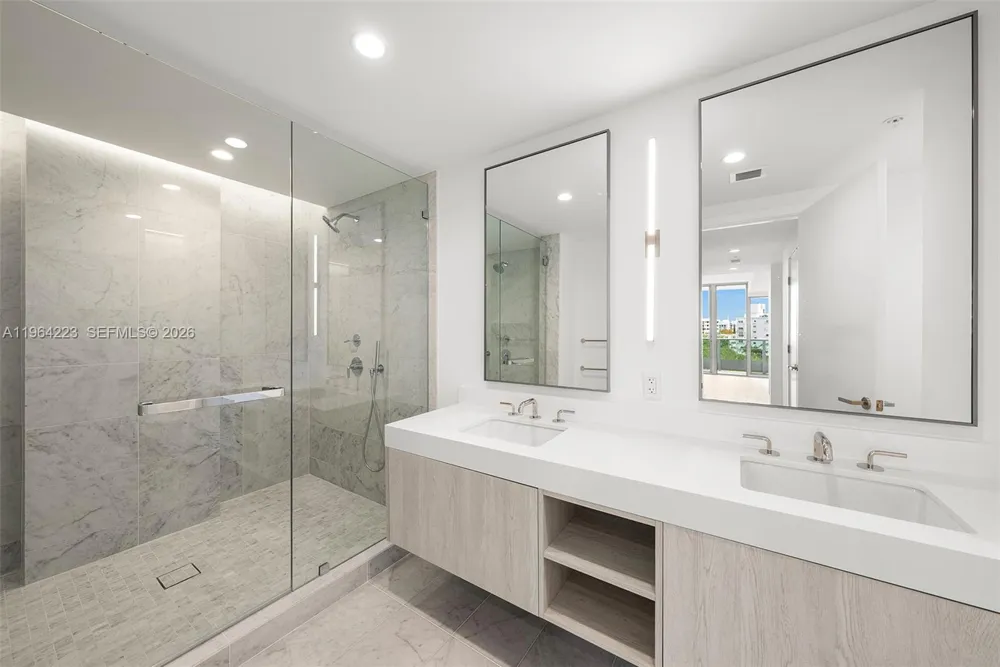 9201 E Bay Harbor Drive #502 Bay Harbor Islands, FL 33154