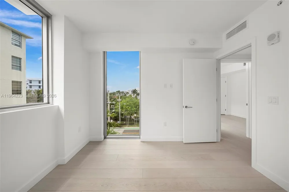 9201 E Bay Harbor Drive #502 Bay Harbor Islands, FL 33154