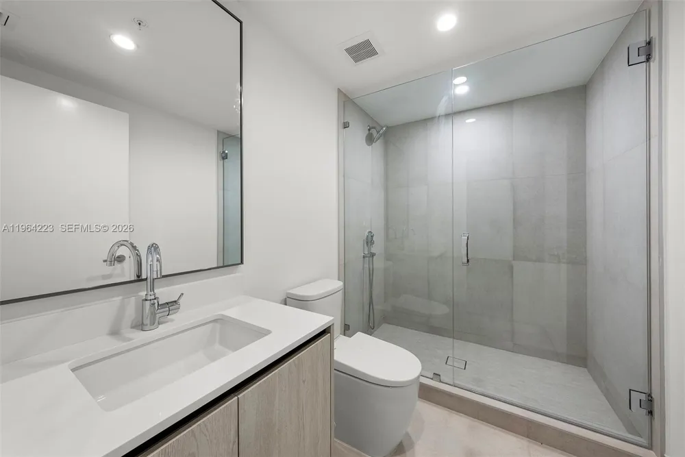 9201 E Bay Harbor Drive #502 Bay Harbor Islands, FL 33154