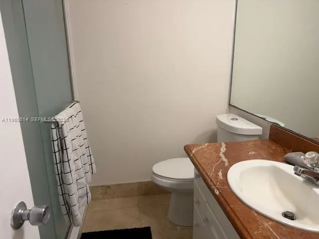 5161 Collins Ave #703 Miami Beach, FL 33140