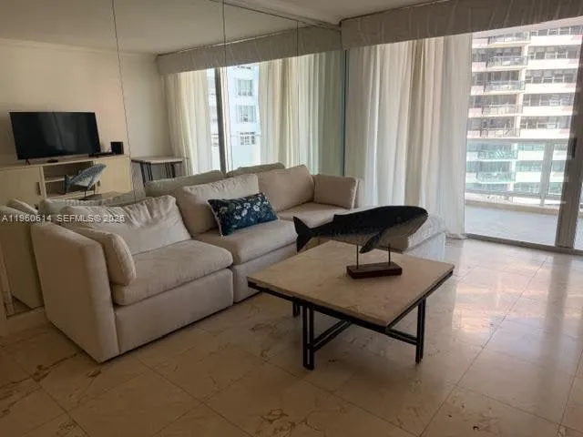 5161 Collins Ave #703 Miami Beach, FL 33140