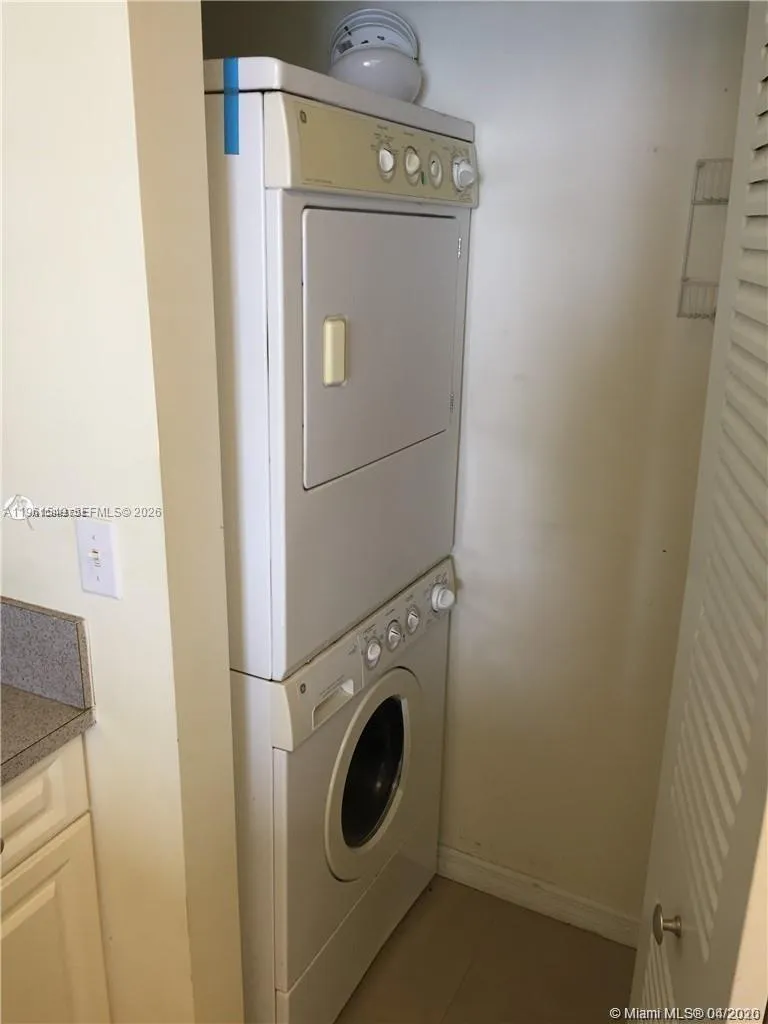 1 Glen Royal Pkwy #1404 Miami, FL 33125