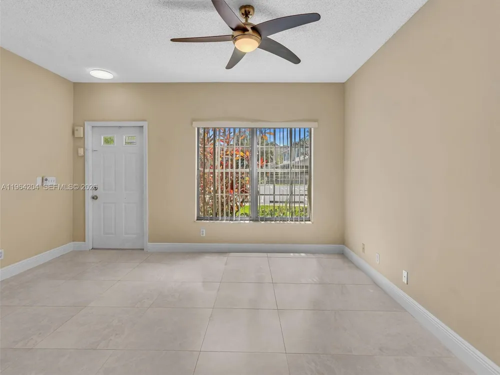 60 Key West Ct #60 Weston, FL 33326