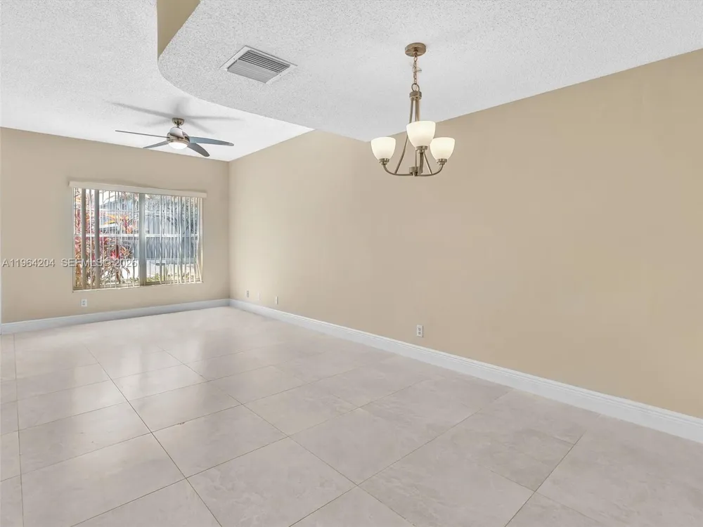 60 Key West Ct #60 Weston, FL 33326